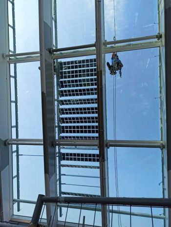 Unipol Frame Unipol Tower in Milan - Powered by Glass Glass Solar Louvres
